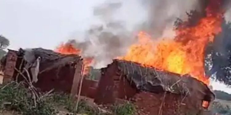 House burnt , fire in raw house, Gold Burnt , Kakkoo Village, Bikaner News,