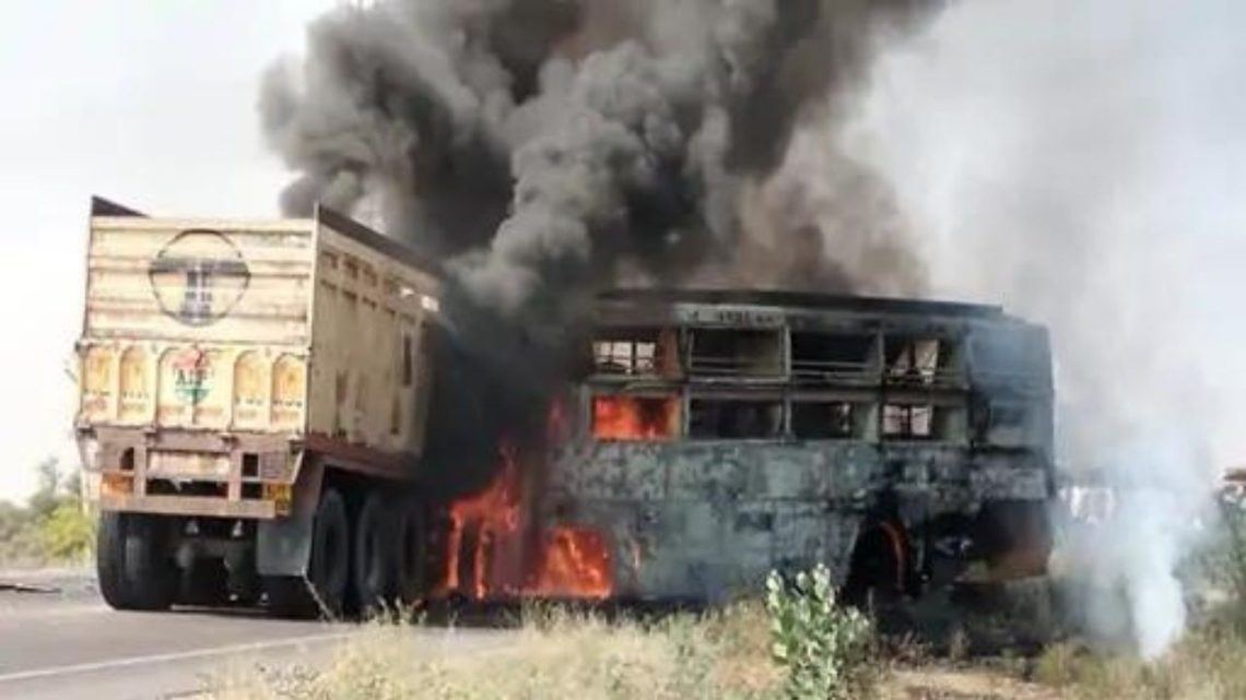 Barmer Bus Truck Accident , Accident in barmer, Barmer Road Accident, road accident in barmer, road accident in rajasthan, Barmer News, Barmer News in Hindi, Bus Truck Road Accident In Barmer, Bus-Truck Collision in Barmer,