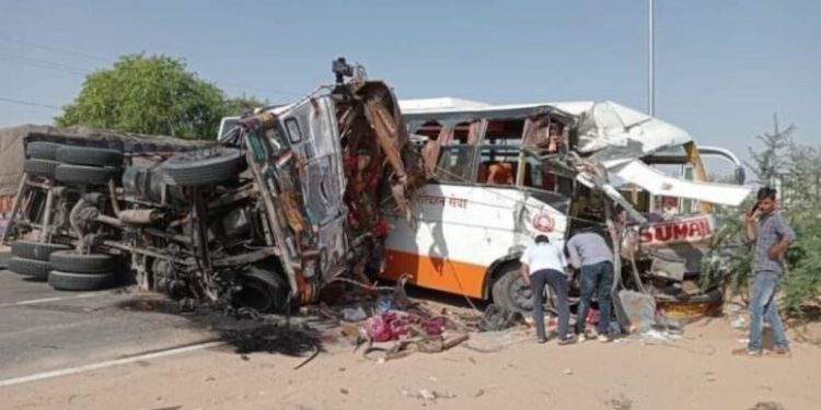 Accident,Bikaner-Jodhpur National Highway,Road Accident,Udaipur Tourist, Bus truck accident,Deshnok accident, Bus accident in deshnok,Accident in Bikaner,Accident News, Bikaner to Udaipur,Udaipur to Bikaner,