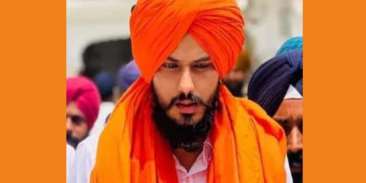 Amritpal Singh Arrest News , waris punjab de chief , Amritpal Sing News Live , Amritpal Singh Arrest Live Update , Amritpal Singh News Update , Khalistani Leader Amritpal Singh , Amritpal Singh Declared Fugitive, punjab, BigNews, court, orders, arrested, Amritpal friend, punjab hindi news, breaking news, Amritpal Singh News,