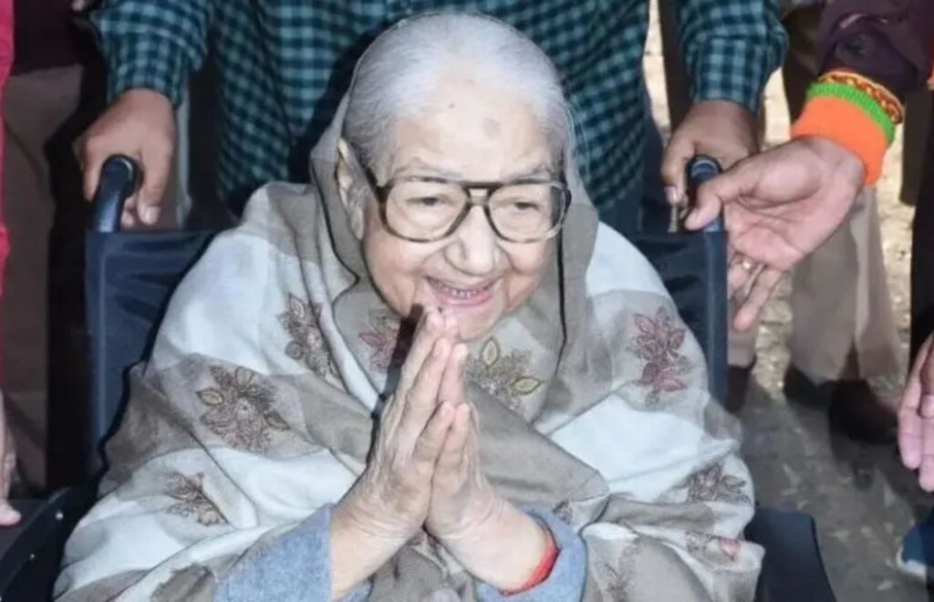 Rajmata Sushila Kumari passed away, Biography, Rajmata Sushila Kumari Networth, Rajmata Sushila Kumari Bikaner Rajmata Sushila Kumari passed away, former queen Sushila Kumari passed away, former Bikaner queen Sushila Kumari passed away, राजमाता सुशीला कुमारी का निधन, बीकानेर राजमाता सुशीला कुमारी का निधन, Bikaner royal family, Bikaner royal family member Sushila Kumari, Rajmata Sushila Kumari biography, Rajmata Sushila Kumari Birth Date, Rajmata Sushila Kumari Net Worth, Rajmata Sushila Kumari Specialty, Rajmata Sushila Kumari Nature, Rajmata Sushila Kumari Funeral, Maharaja Karni Singh Bikaner, MLA Siddhi Kumari, Rajshahi Tradition, Bikaner News, Rajasthan News,