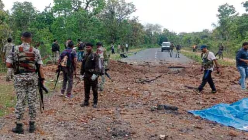 Chhattisgarh Naxal Attack , Chhattisgarh, Chhattisgarh news, Chhattisgarh latest, naxalite in Chhattisgarh, naxalite in Chhattisgarh dantewada, 11 killed, naxalite attack on indian army, naxalite attack on district reserve guard, district reserve guard 11 memeber killed, 11 Jawans Killed, Dantewada Naxal Attack,