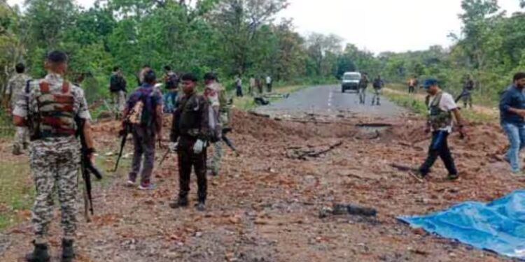 Chhattisgarh Naxal Attack , Chhattisgarh, Chhattisgarh news, Chhattisgarh latest, naxalite in Chhattisgarh, naxalite in Chhattisgarh dantewada, 11 killed, naxalite attack on indian army, naxalite attack on district reserve guard, district reserve guard 11 memeber killed, 11 Jawans Killed, Dantewada Naxal Attack,
