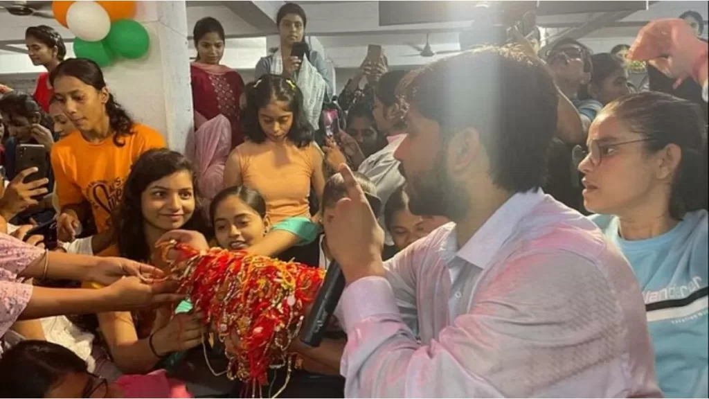 Khan Sir,Khan Sir on Rakshabandhan,Khan Sir Research Center,Rakshabandhan,Happy Rakshabandhan 2023, Rakshabandhan, Khan Sir Raksha Bandhan, Khan Sir Raksha Bandhan News, Khan Sir Raksha Bandhan, Rakhi Festival,