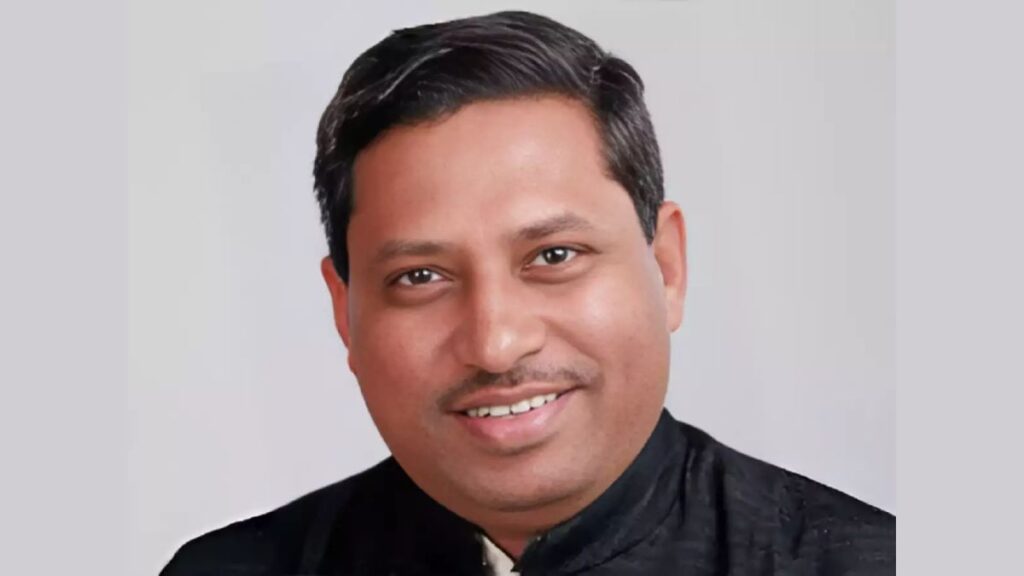 Bjp MP Ramshankar Katheria, Ramshankar Katheria, Torrent, Torrent Office In Agra, Agra News, Agra latest News, Agra today News, Agra viral news, Agra news update, agra police, agra, Agra News in Hindi, Latest Agra News in Hindi, Agra Hindi Samachar