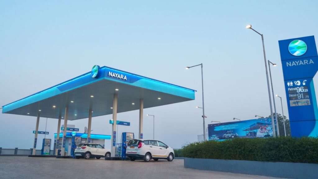Cricketer K.L Rahul, Nayara Energy, Nayara Energy Maha bachat Utsav 2024, Indian cricketer K.L Rahul, Nayara Energy India, Nayara Energy Fuel Station