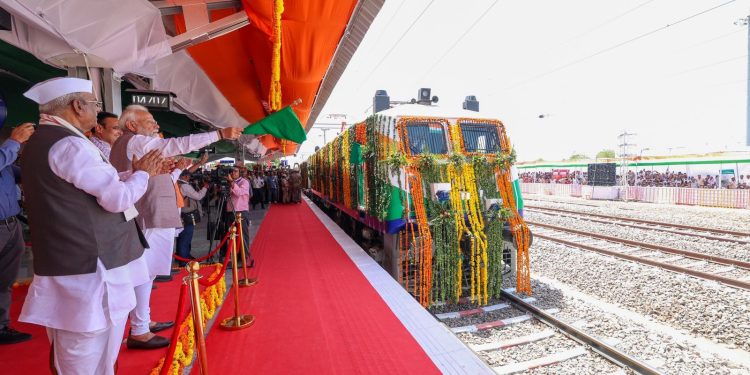 Narendra Modi ,PM Modi, PM Modi Plana, PM Modi Bikaner, PM Narendra Modi in Bikaner, Bikaner Mumbai Express train, Pm Modi Plana, Deshnokh PM Modi,