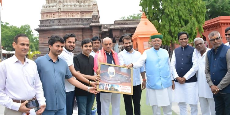 Union Minister Arjun Ram Meghwal, Arjun Ram Meghwal, Grushneshwar Jyotirlinga, Grishneshwar Temple in Chhatrapati Sambhaji Nagar, Grishneshwar Temple,