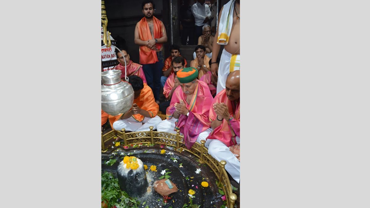 Union Minister Arjun Ram Meghwal, Arjun Ram Meghwal, Grushneshwar Jyotirlinga, Grishneshwar Temple in Chhatrapati Sambhaji Nagar, Grishneshwar Temple,