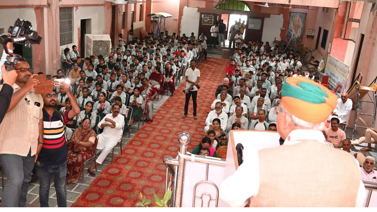 Union Minister Arjun Ram Meghwal, Ek Ped Maa Ke Naam Campaign, Ek Ped Maa Ke Naam, Ek Ped Maa Ke Naam Bikaner, PM Modi, Modi, PM Modi , Arjun Ram Meghwal ,
