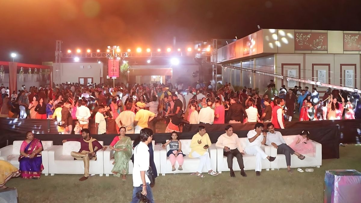 जयपुर में 'रास राधे-कृष्ण' थीम के साथ 7 हेवनस डांडिया नाइट सीजन 11 2 7 Heavens Dandiya Night Season 11, Raas Radhe Krishna theme, Dandiya Night, Dandiya in Jaipur, Jaipur Dandiya,